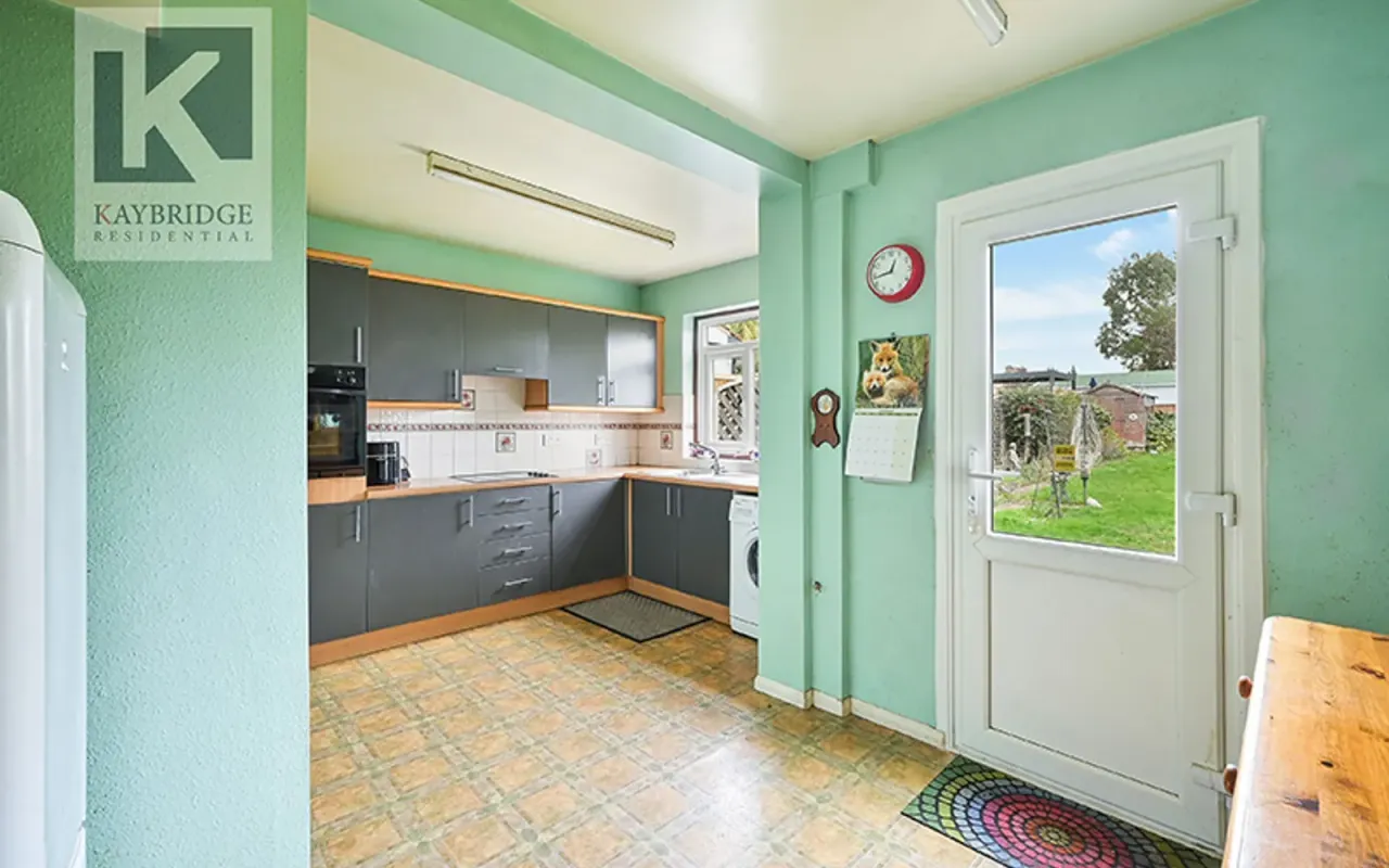 Walsingham Gardens, Epsom, KT19, photo 7