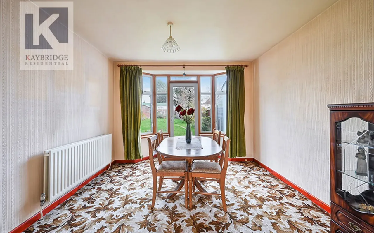 Walsingham Gardens, Epsom, KT19, photo 4