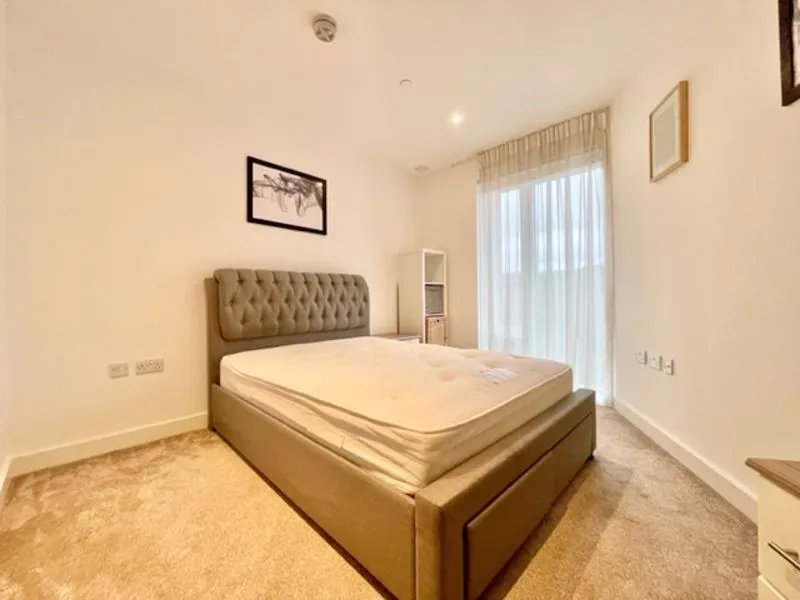 Duke Of Wellington Avenue, London SE18 6NX, photo 4