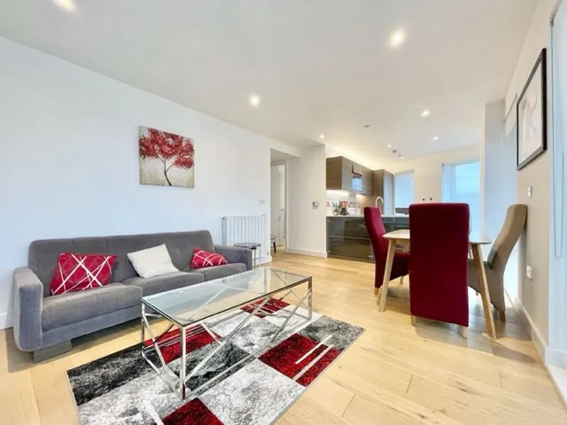 Duke Of Wellington Avenue, London SE18 6NX, photo 2
