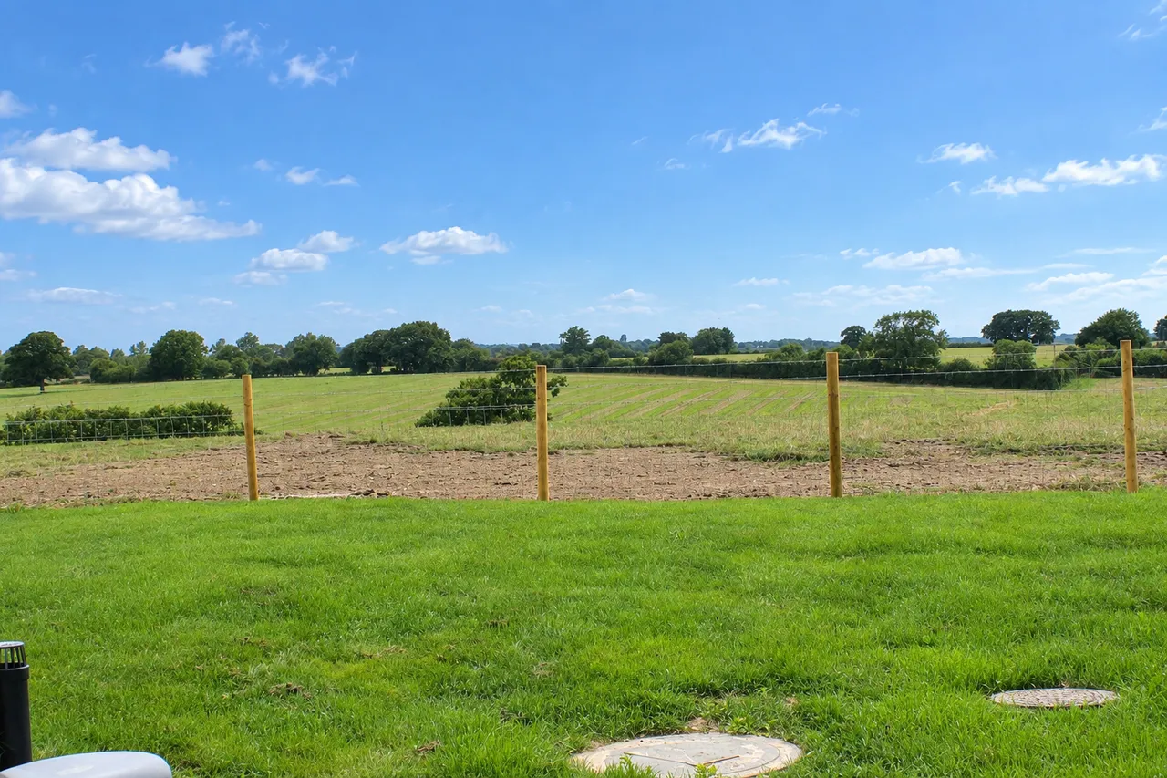 How Green Lane, Hever, Ken, TN8 7PU, photo 3