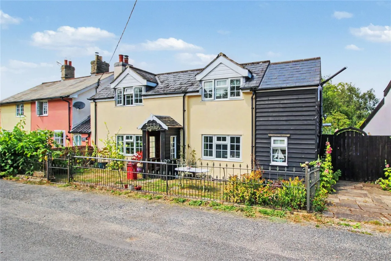 3 bed house for sale, The Street, Heveningham, IP19