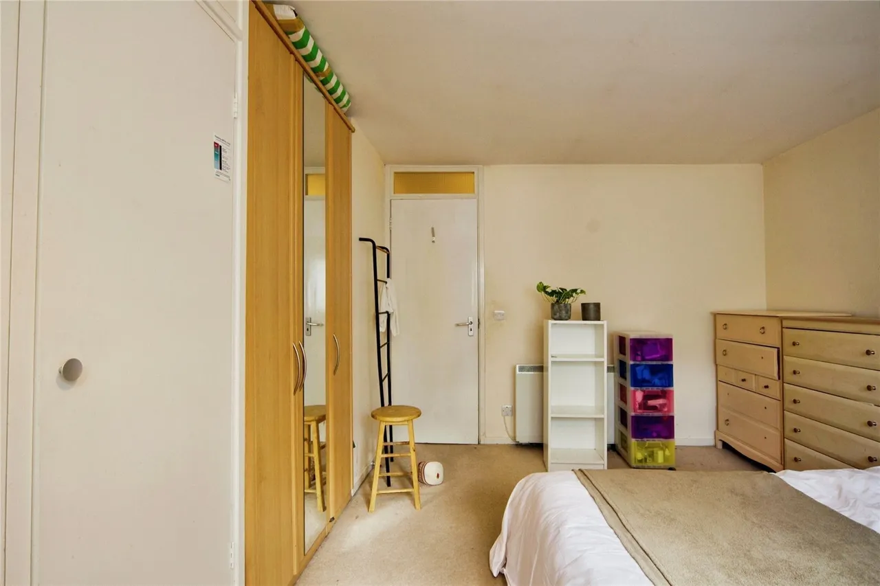 Pocklington Close, London, NW9, photo 11