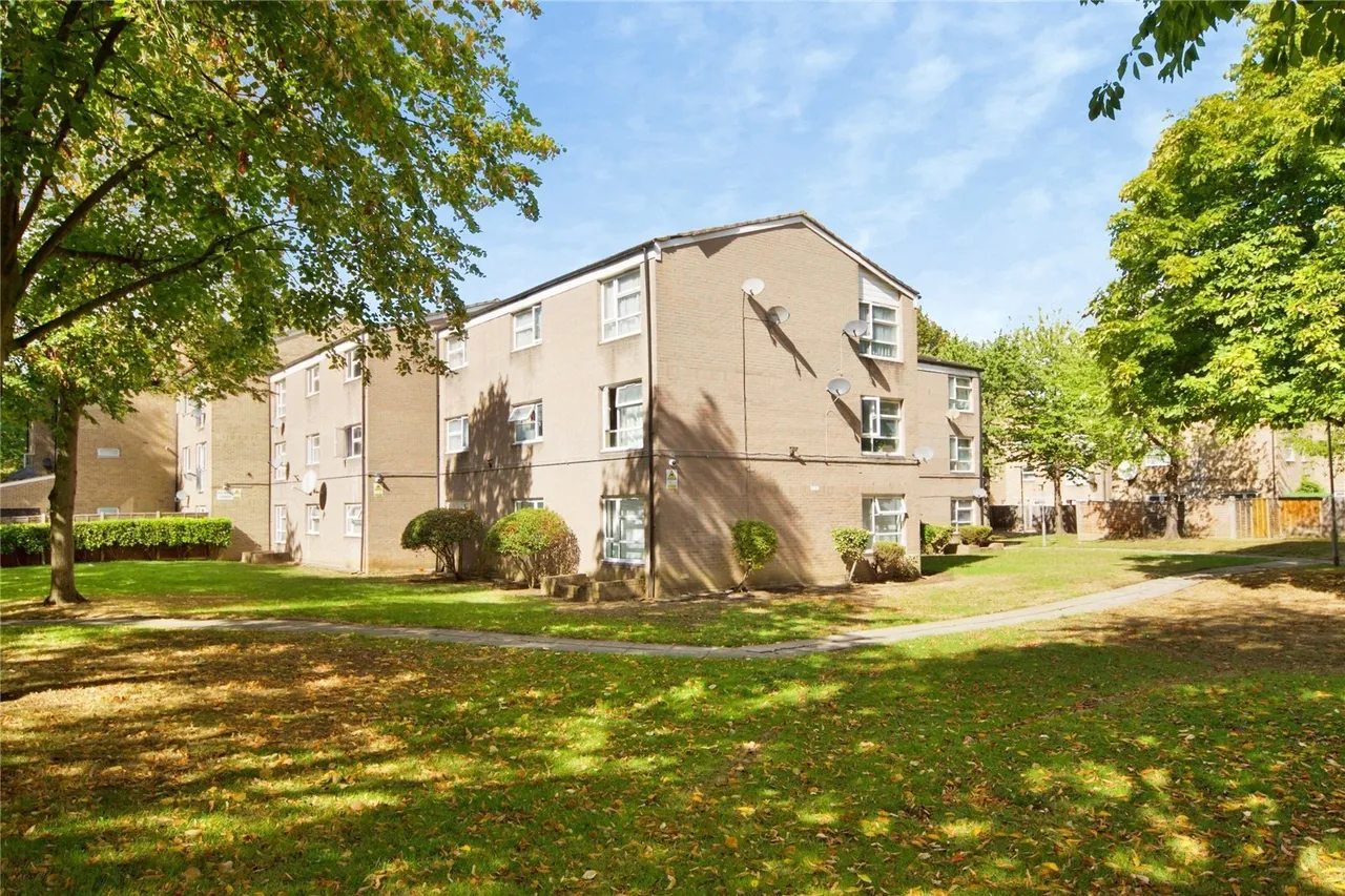 Pocklington Close, London, NW9, photo 18