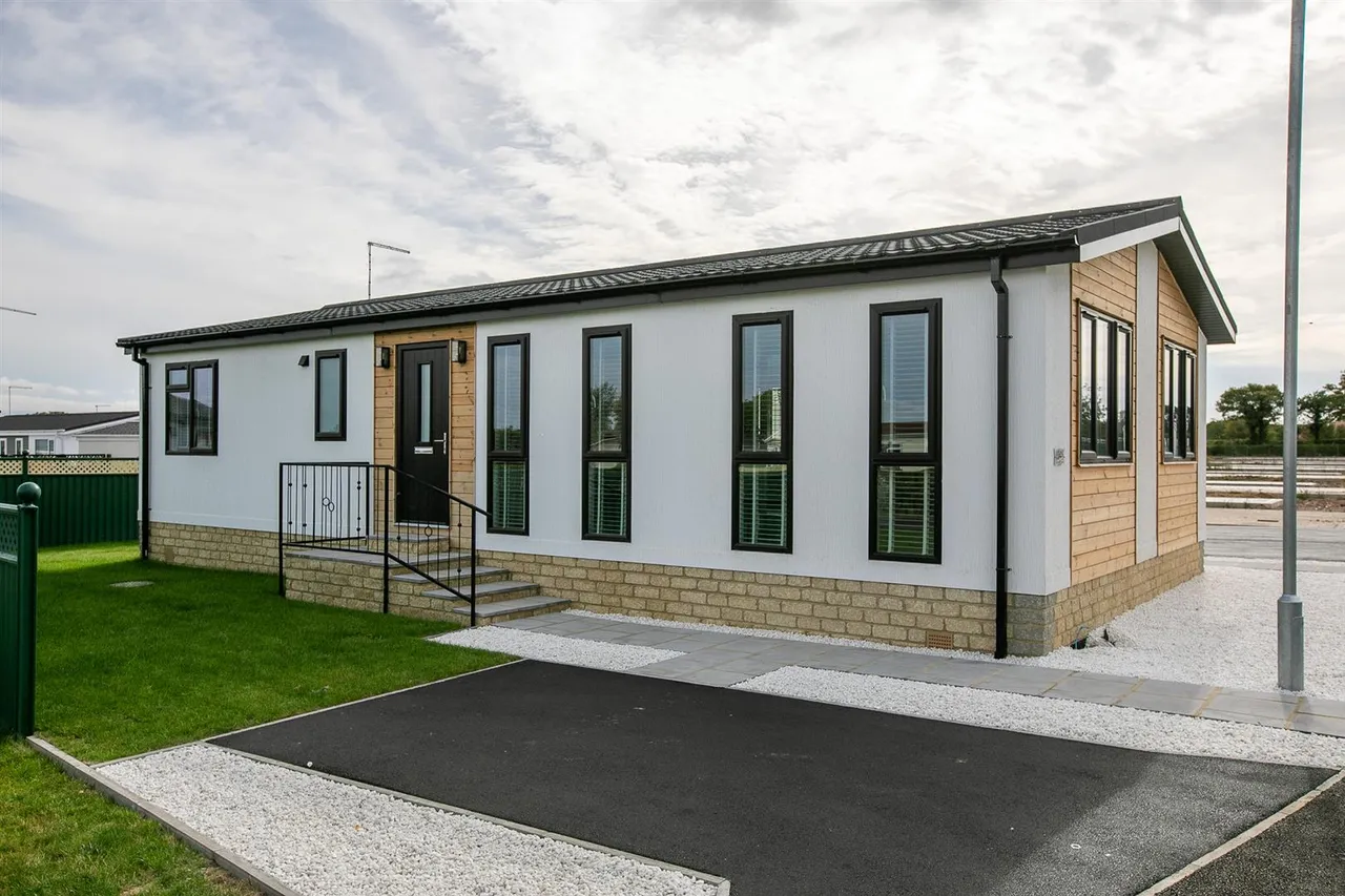 Lillybrook Estate, Lyneham, photo 16