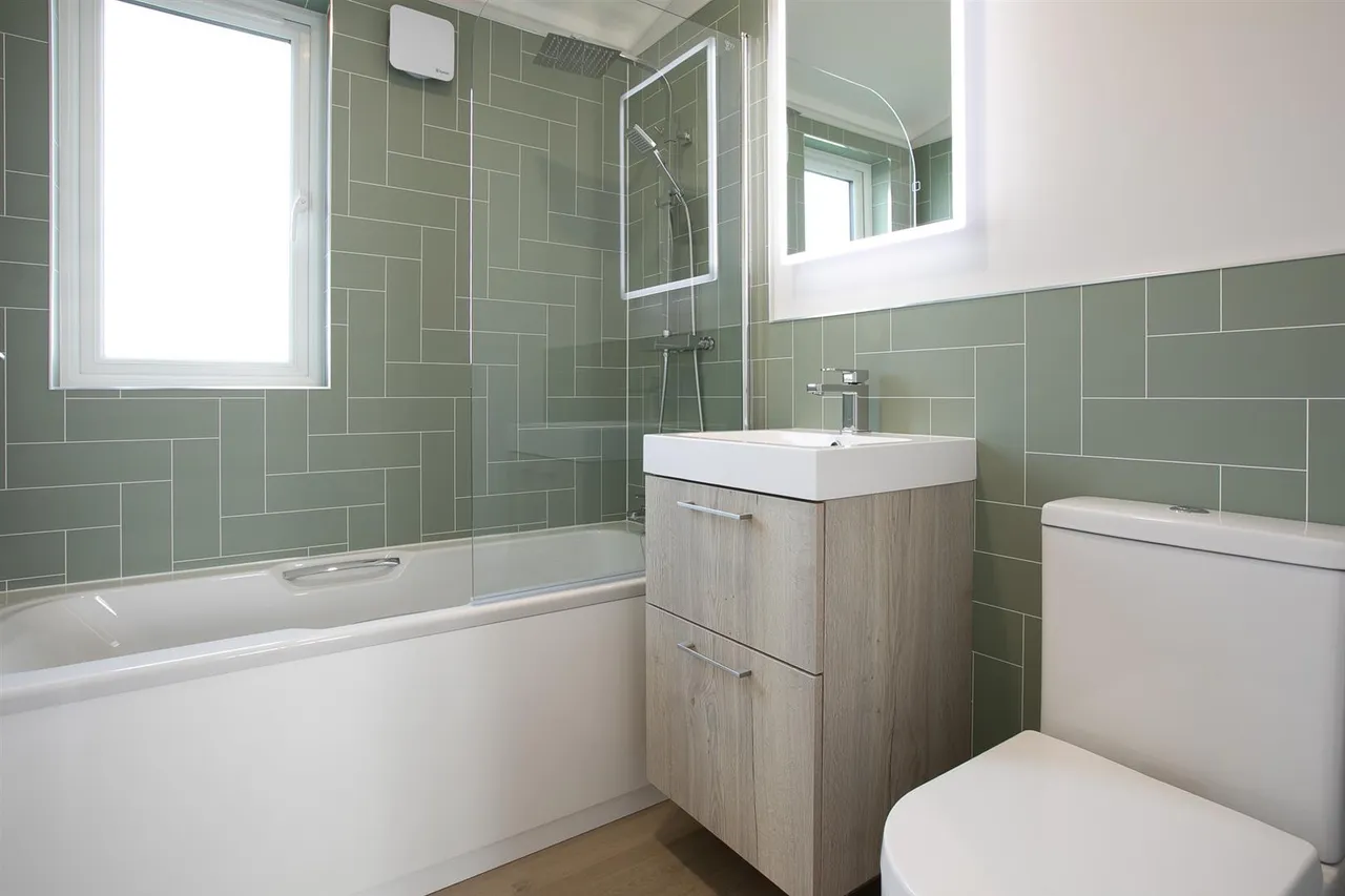Lillybrook Estate, Lyneham, photo 10