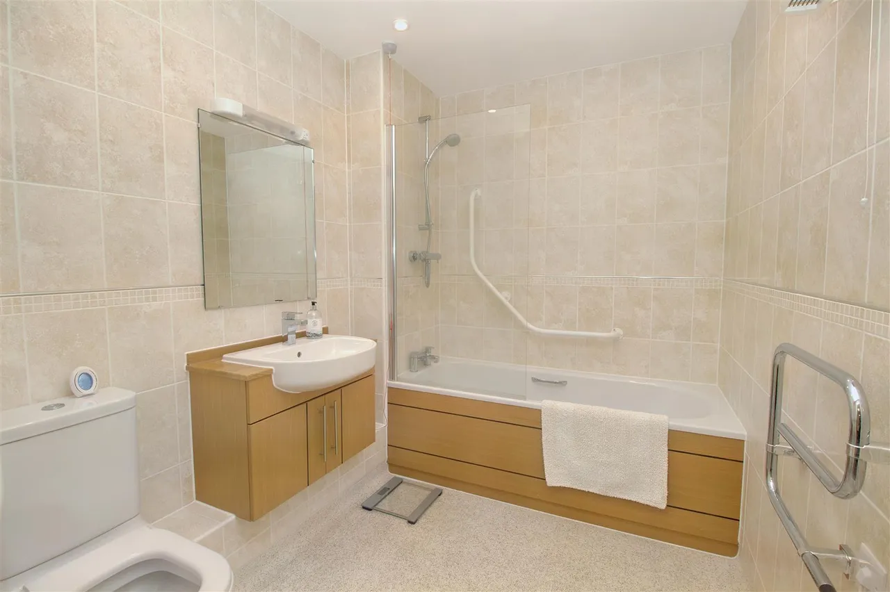 Cambridge Road, Southport, PR9, photo 9