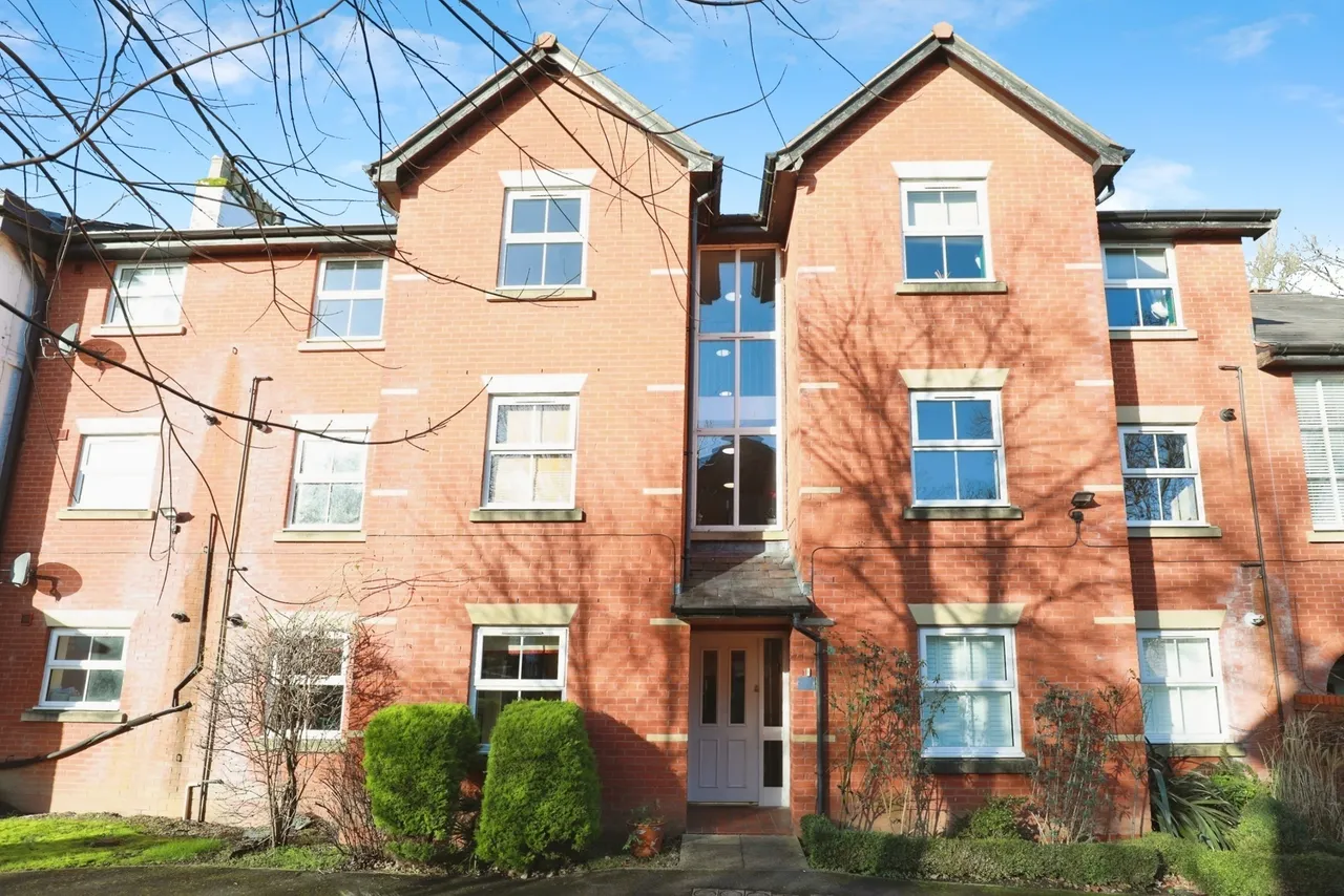 2 bed flat for sale — Wharton Road, Winsford, Cheshire, CW7
