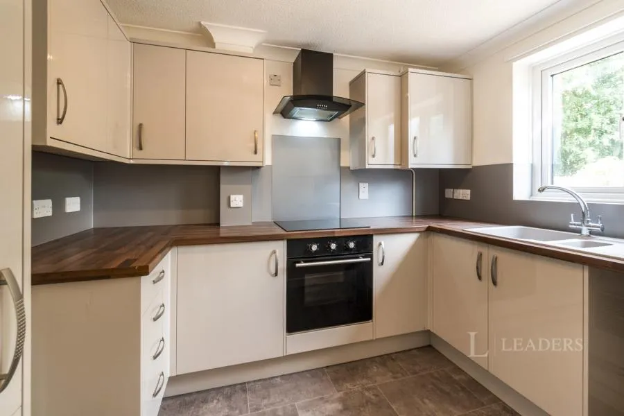 Parkview Cavendish Road, Clare, CO10, photo 2