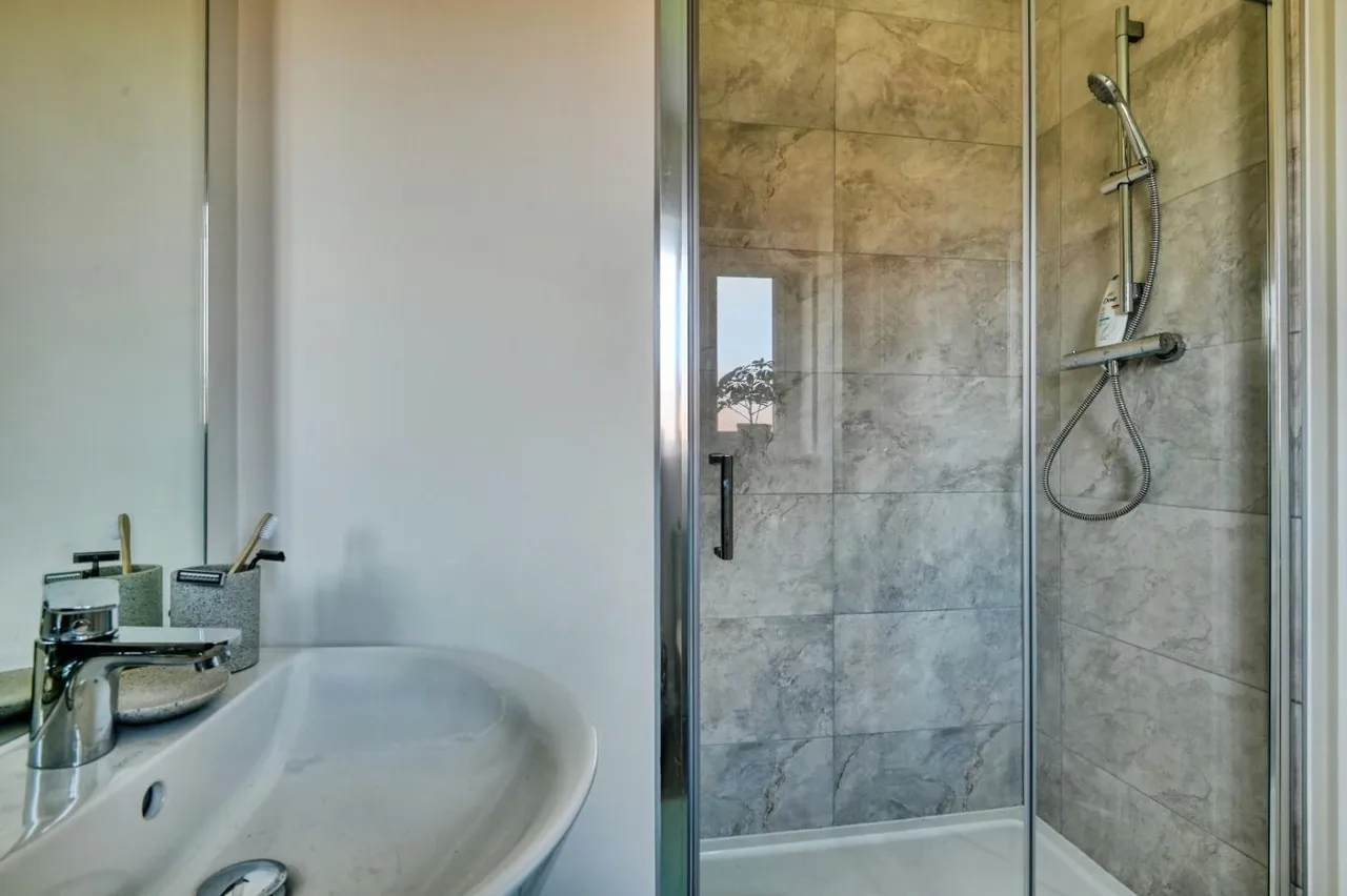 Lapley Avenue, Tamworth, B77, photo 24