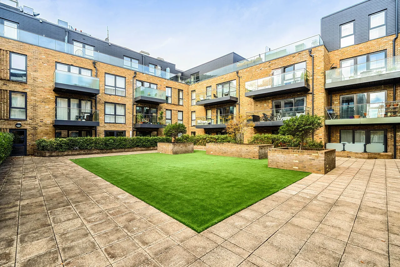 2 bed flat for sale, Isleworth, TW7