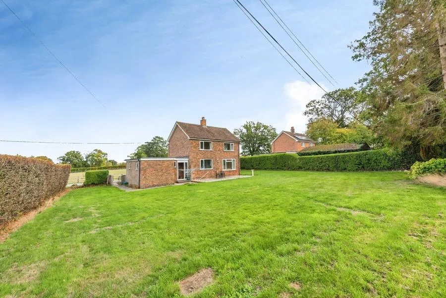 Hatt Common, East Woodhay, RG20, photo 16