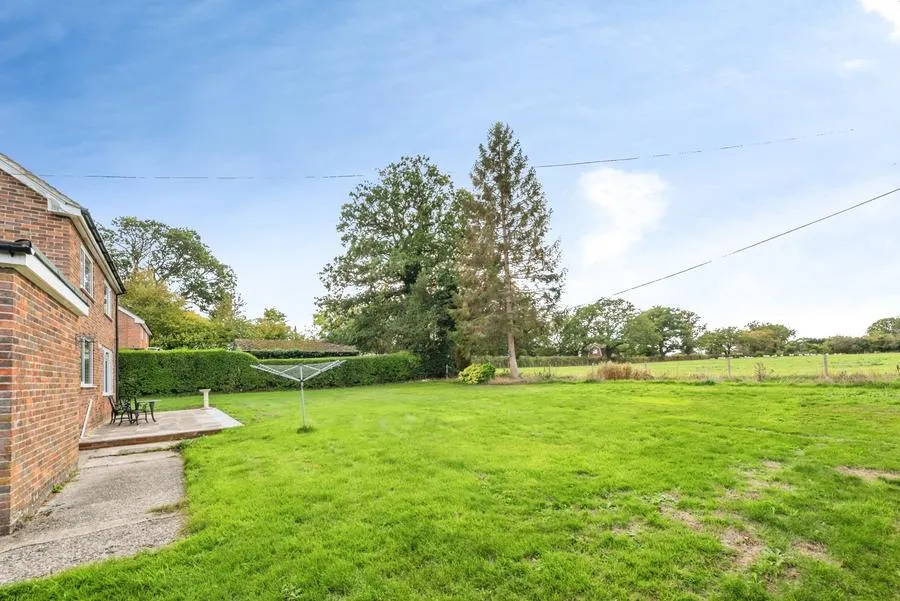 Hatt Common, East Woodhay, RG20, photo 15
