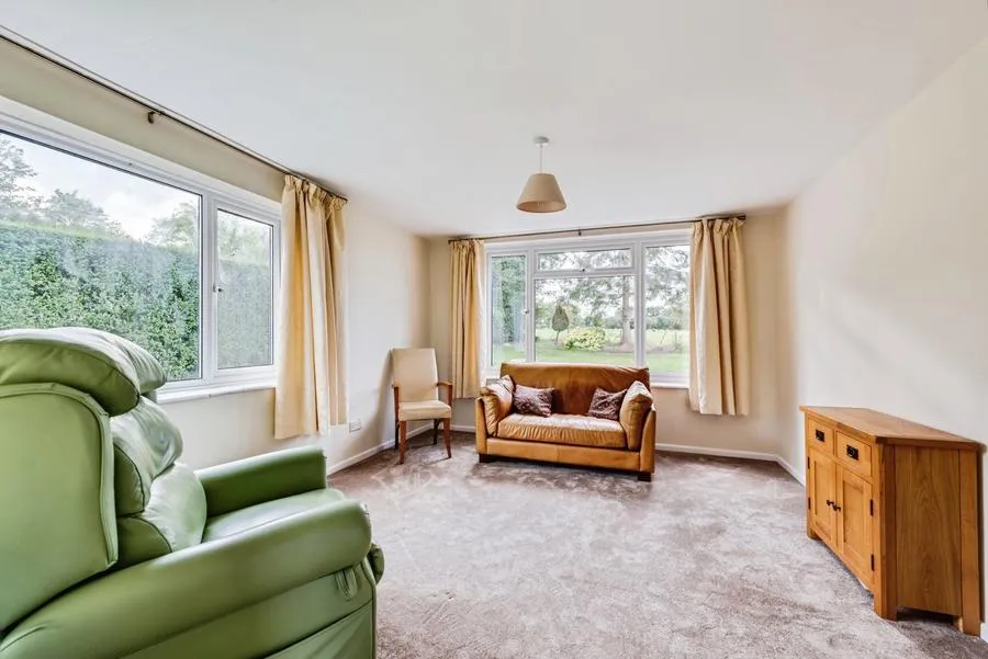 Hatt Common, East Woodhay, RG20, photo 3