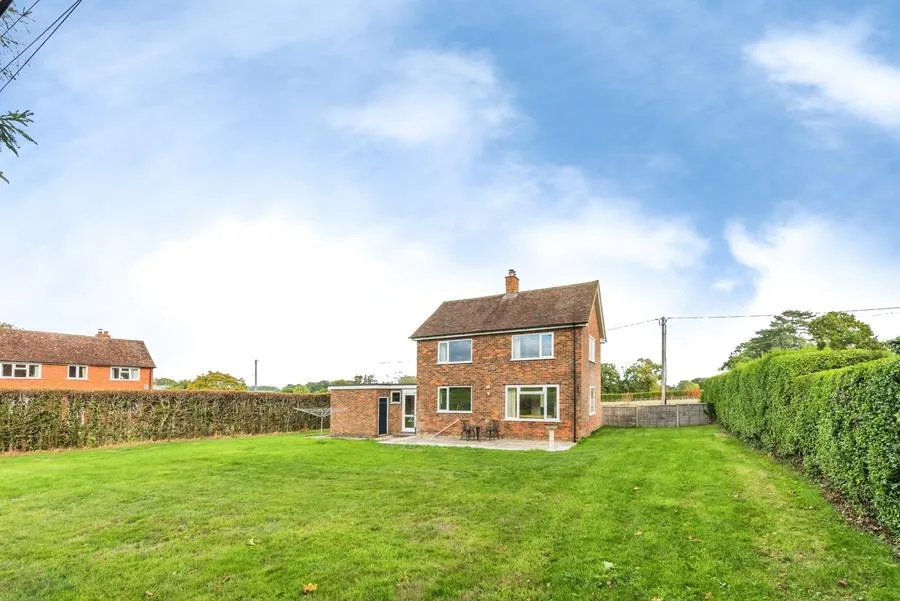 Hatt Common, East Woodhay, RG20, photo 17