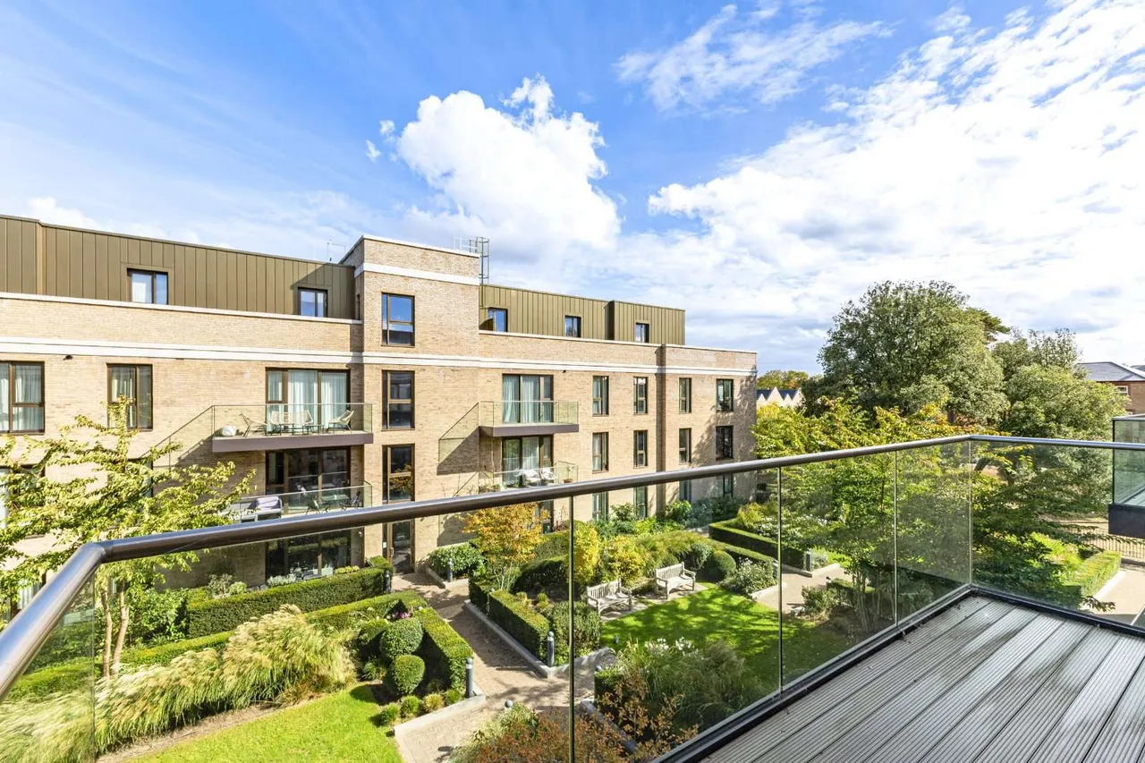 Daffodil Crescent, Barnet, EN4, photo 13