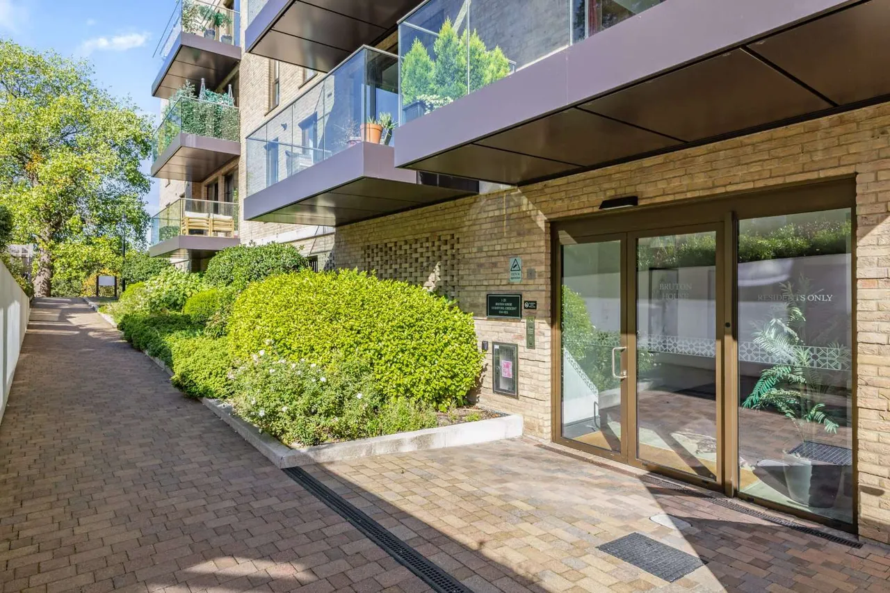 Daffodil Crescent, Barnet, EN4, photo 2