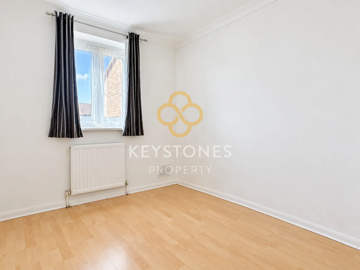 Aldington Close, Dagenham, RM8, photo 6