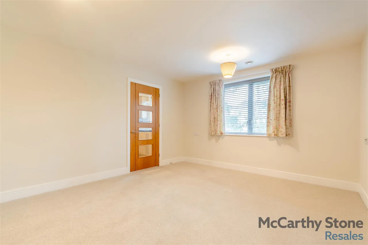 St. Georges Road, Cheltenham, GL50, photo 5