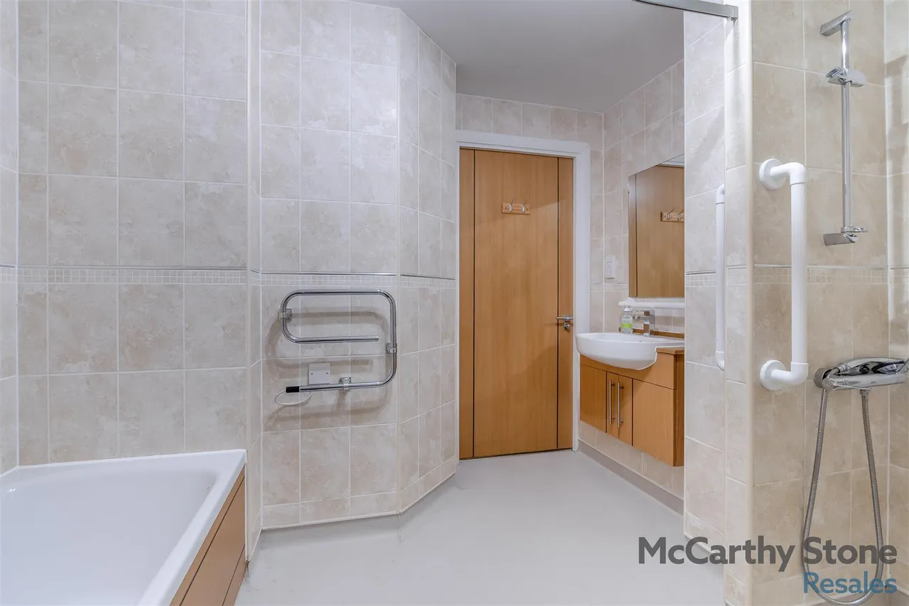 St. Georges Road, Cheltenham, GL50, photo 8