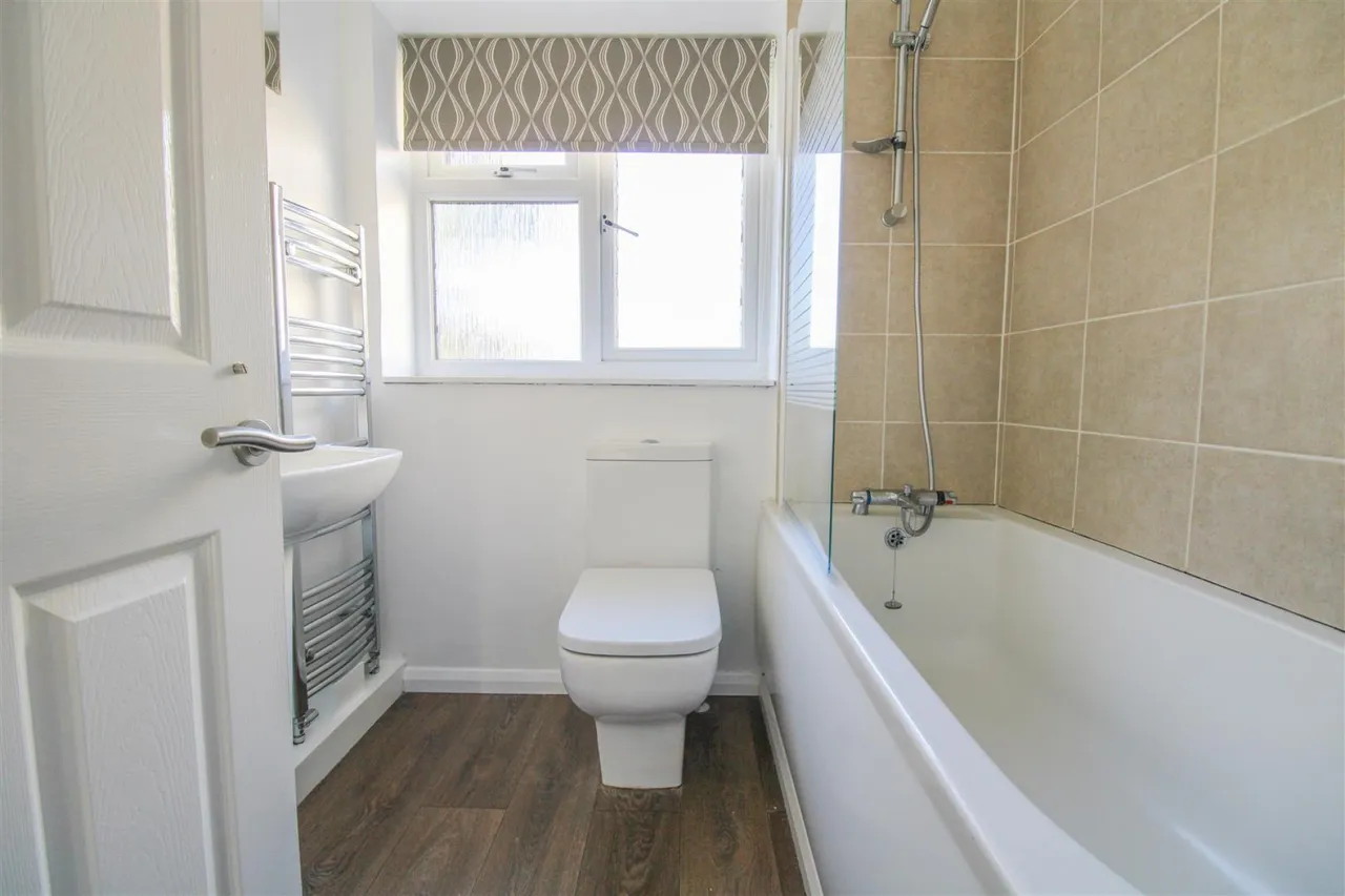 North Grove, Harlow, CM18, photo 8