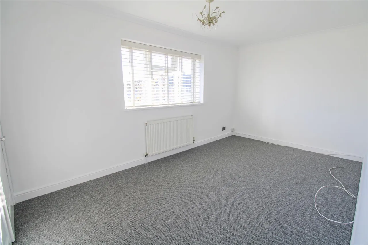 North Grove, Harlow, CM18, photo 6