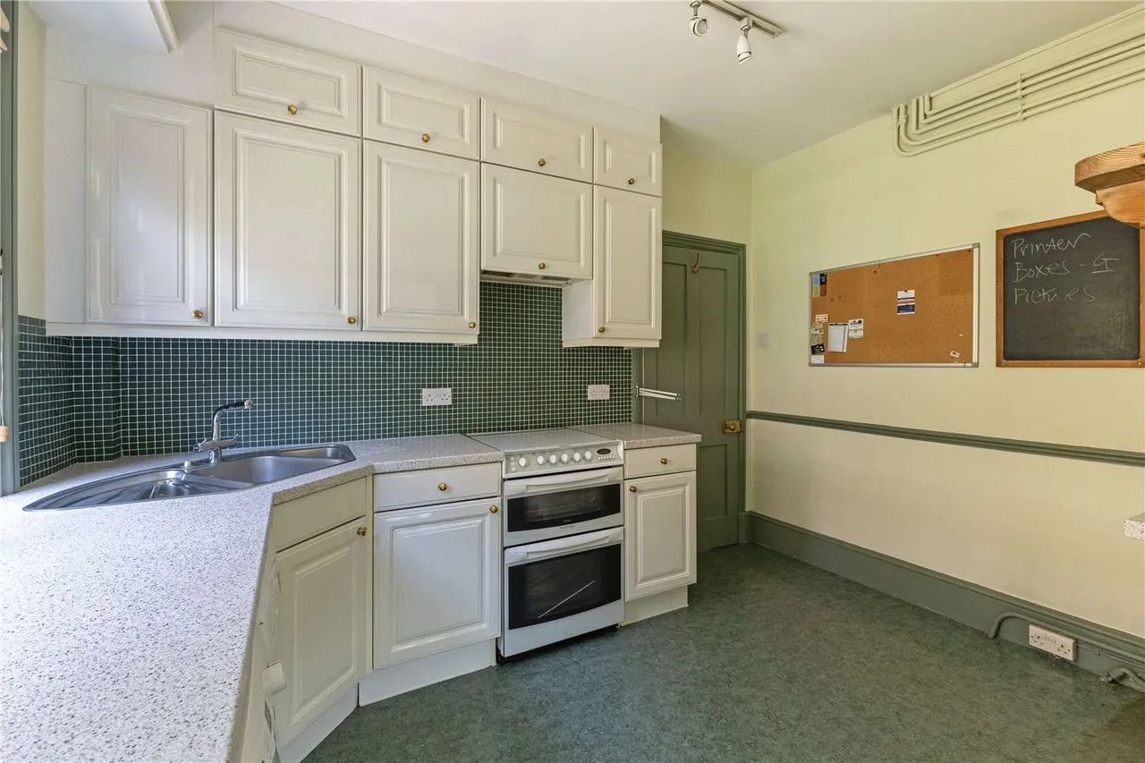 Little Marlow Road, Marlow, Buckinghamshire, SL7 1HX, photo 6