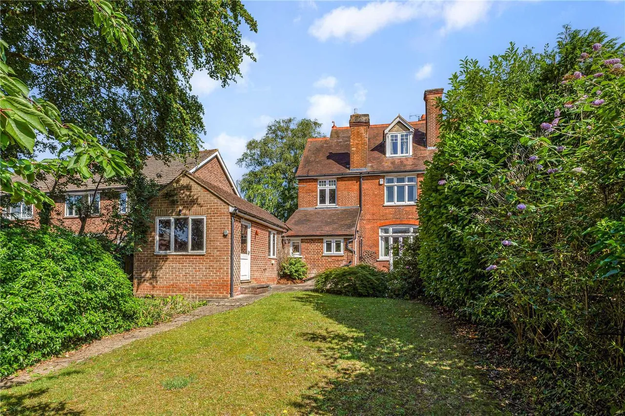 Little Marlow Road, Marlow, Buckinghamshire, SL7 1HX, photo 3