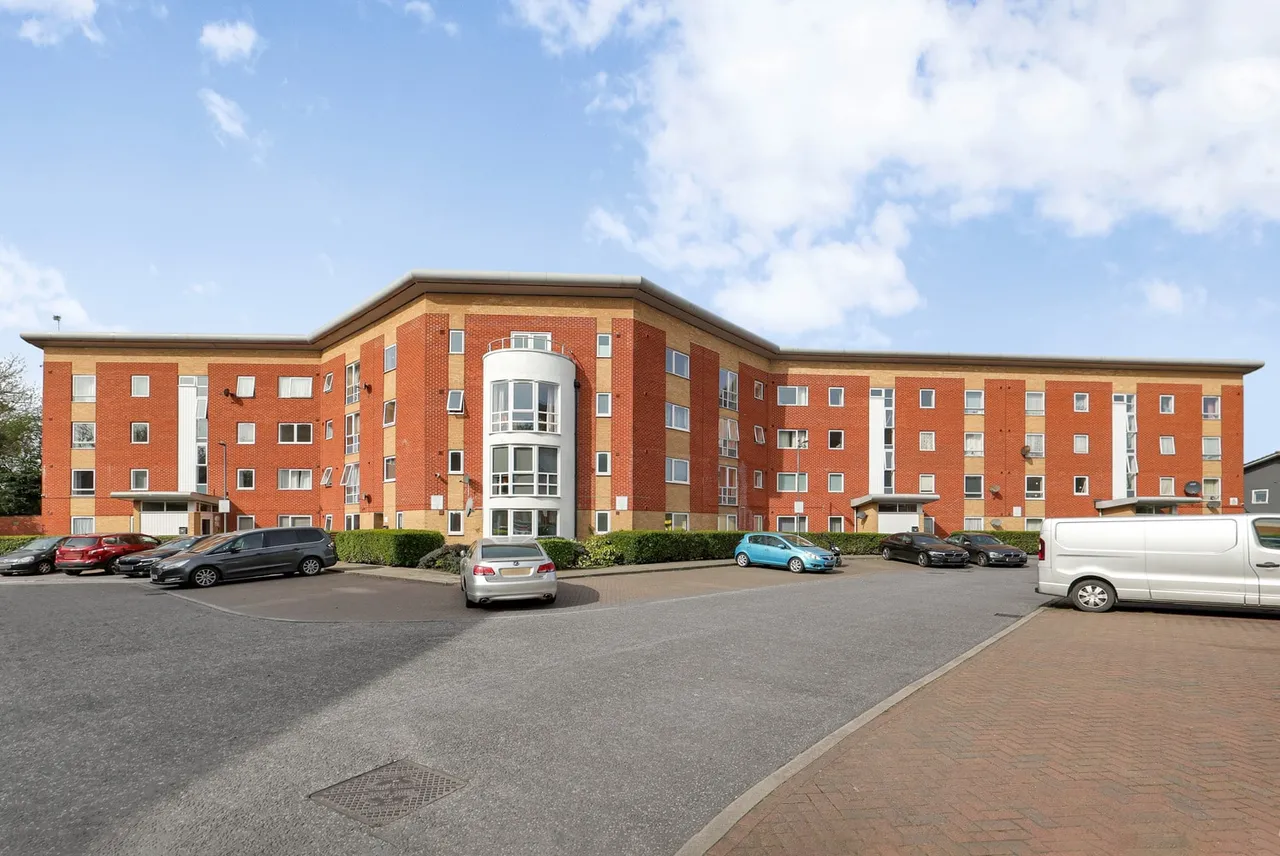 2 bed property for sale — 43 Albatross Close, Beckton, London, E6 5NX