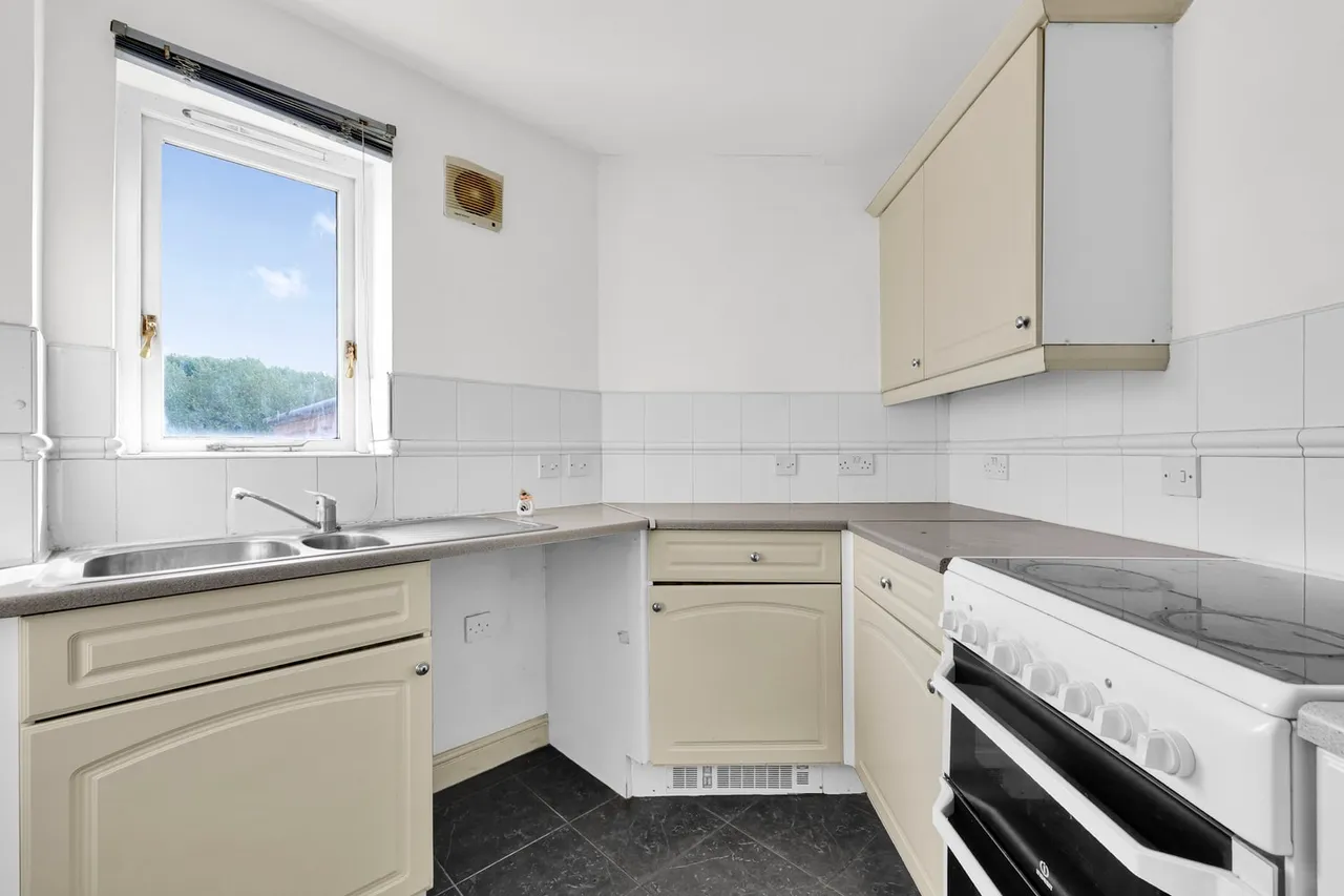 43 Albatross Close, Beckton, London, E6 5NX, photo 8