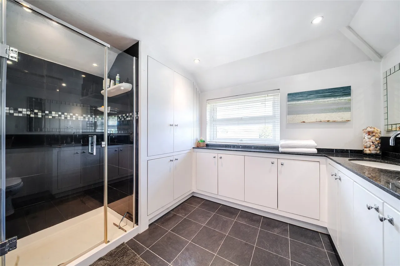 Derry Downs, Orpington, BR5, photo 16