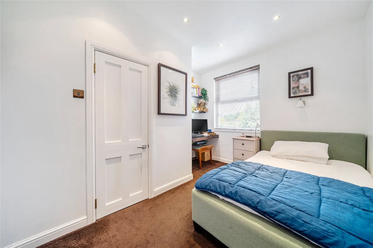 Derry Downs, Orpington, BR5, photo 19