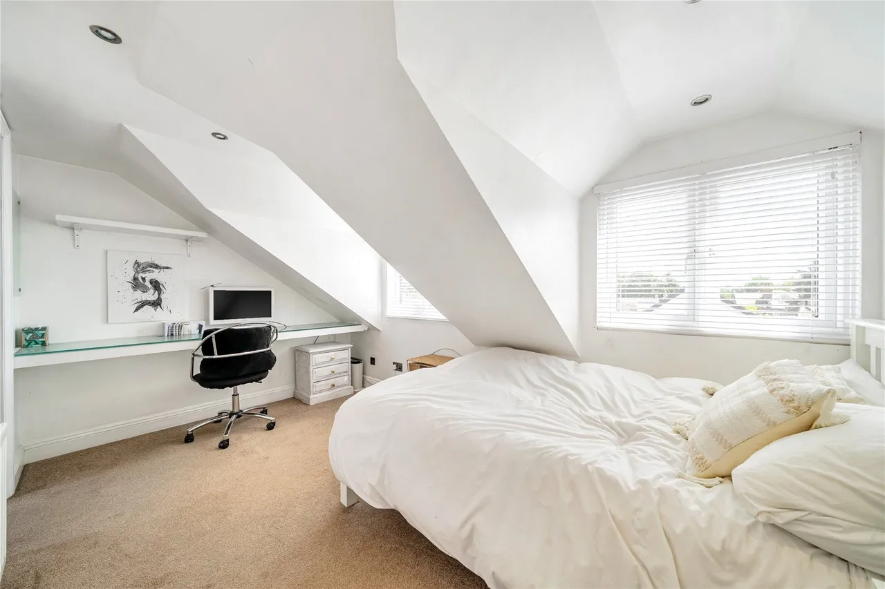 Derry Downs, Orpington, BR5, photo 15
