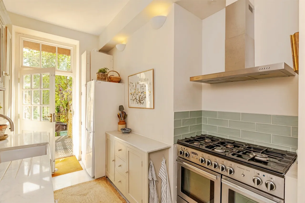 2 bed flat for sale — Grosvenor Place, Bath