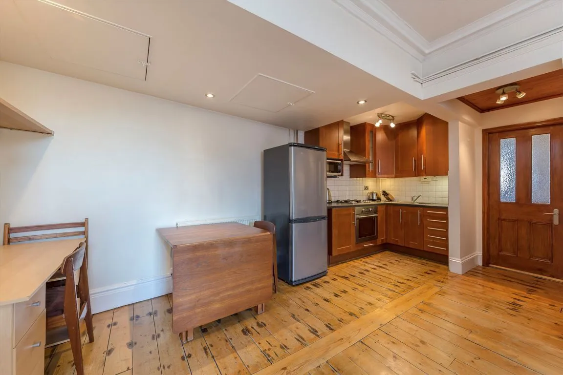 Goldhawk Road, W12, photo 3