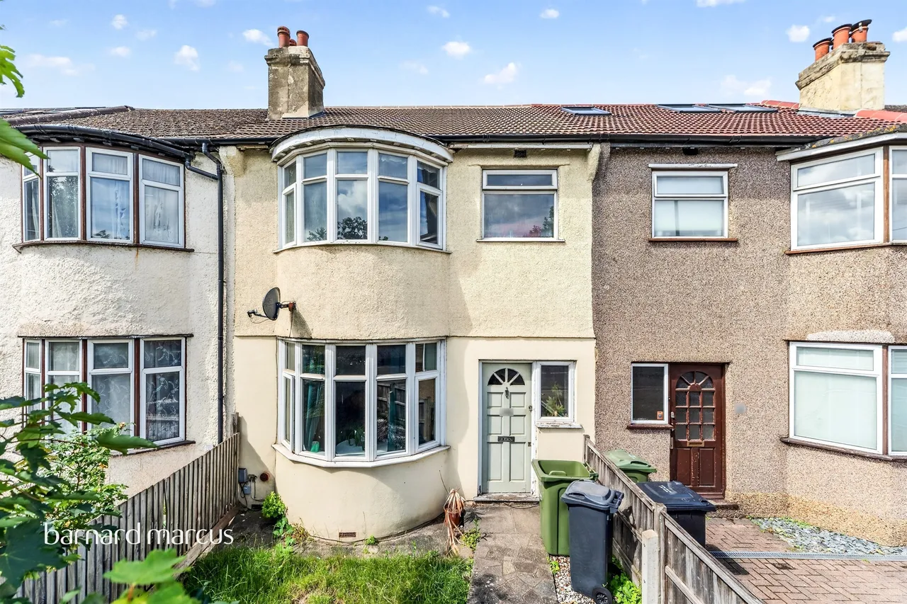 3 bed house for sale — Eardley Road, London