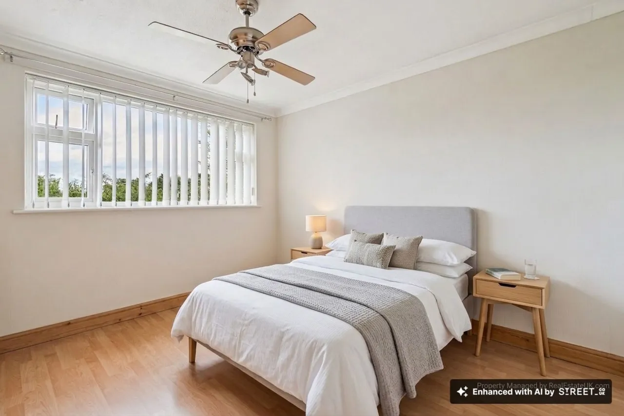 Ivins Road, Beaconsfield, HP9, photo 13