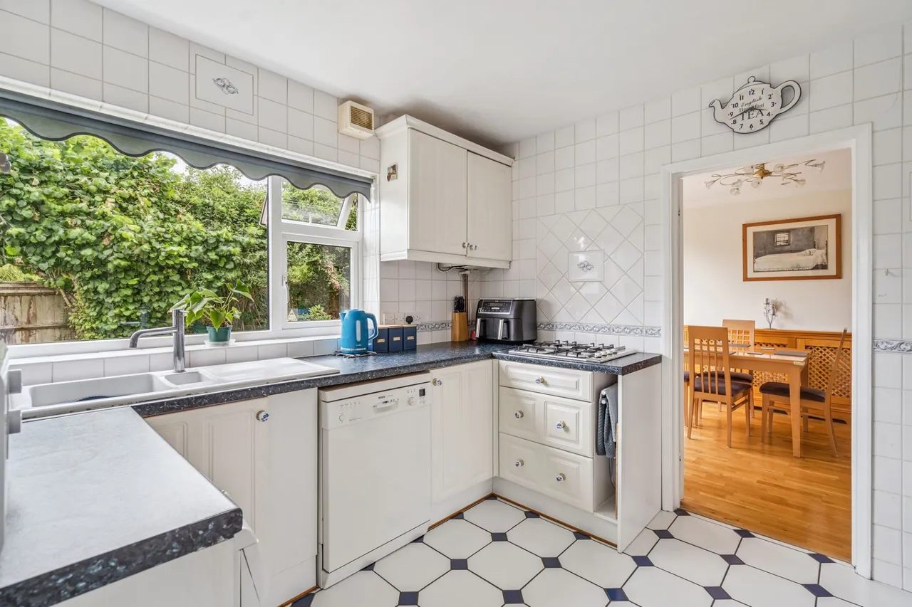Ivins Road, Beaconsfield, HP9, photo 5