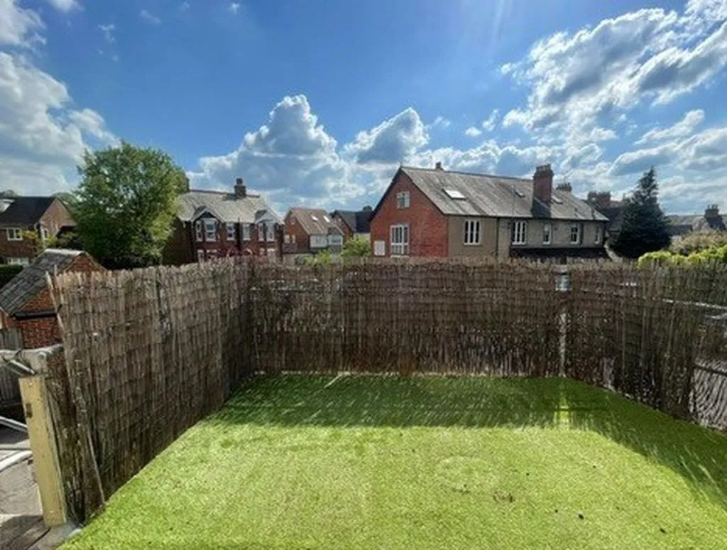 The Parade, Bourne End SL8 5SB, photo 11
