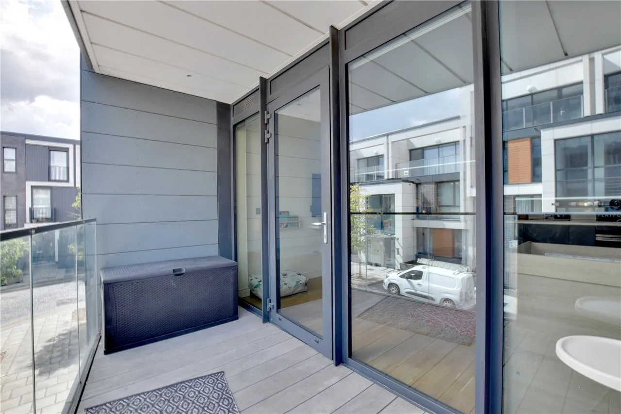 14 Hawthorne Crescent, Greenwich, London, SE10, photo 6