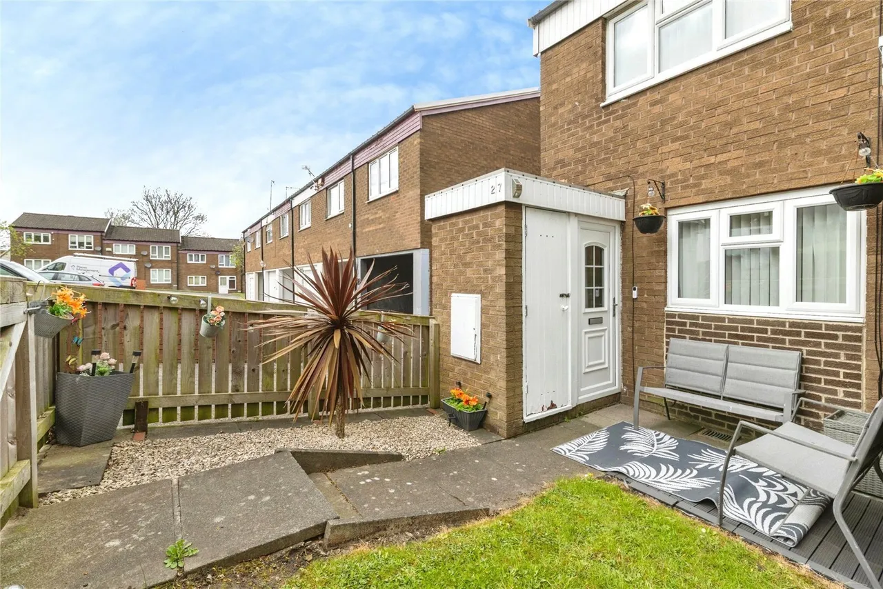Elliott Drive, Gateshead, Tyne and Wear, NE10, photo 2