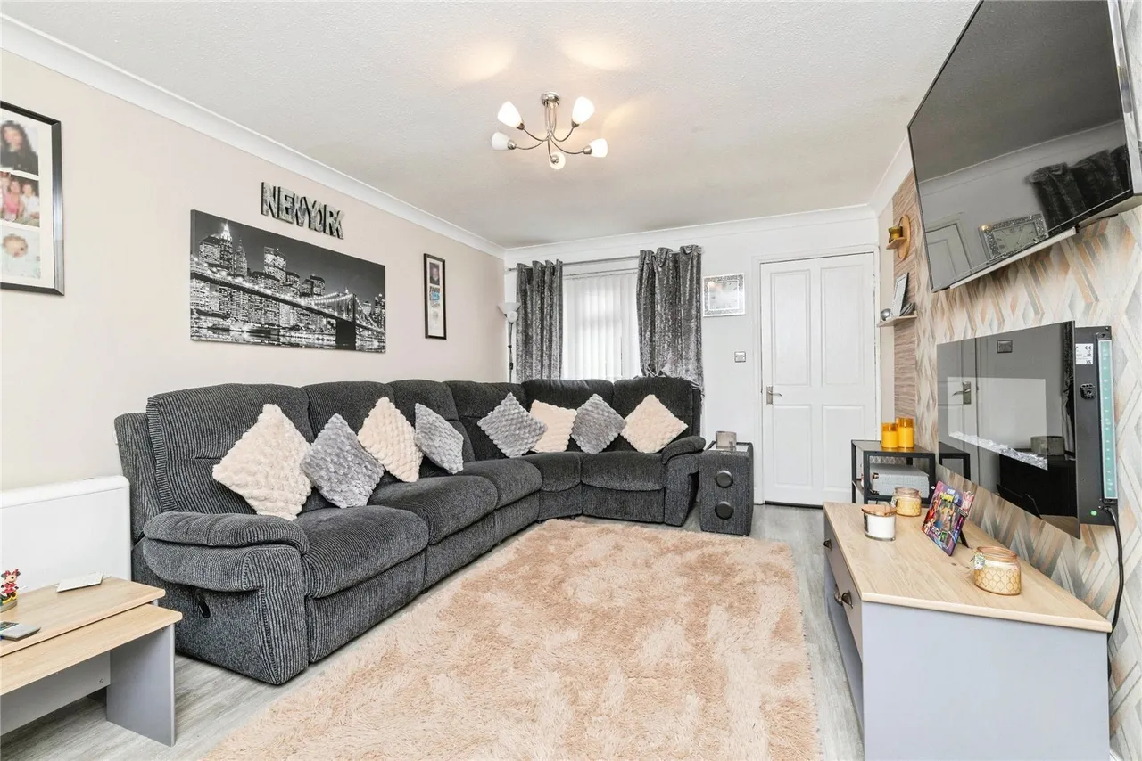 Elliott Drive, Gateshead, Tyne and Wear, NE10, photo 3