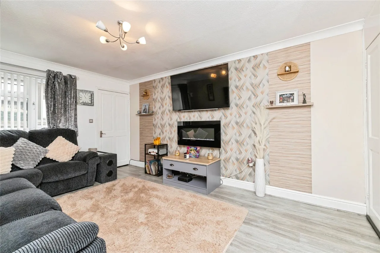 Elliott Drive, Gateshead, Tyne and Wear, NE10, photo 4