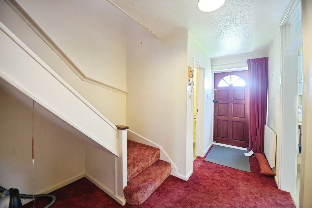 Turpin Avenue, Collier Row, Romford, RM5, photo 2