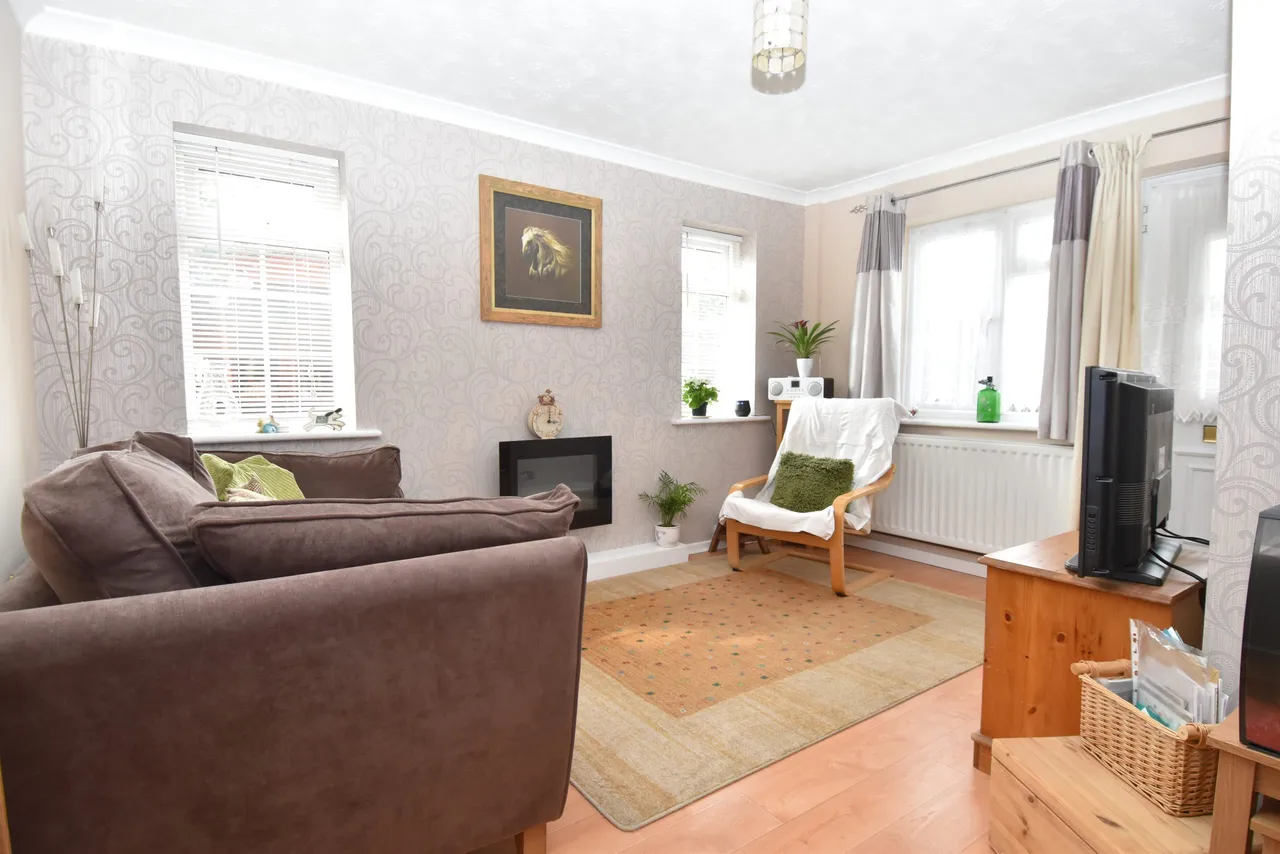 Henley Drive, Droitwich, Worcestershire, WR9 7RX, photo 5