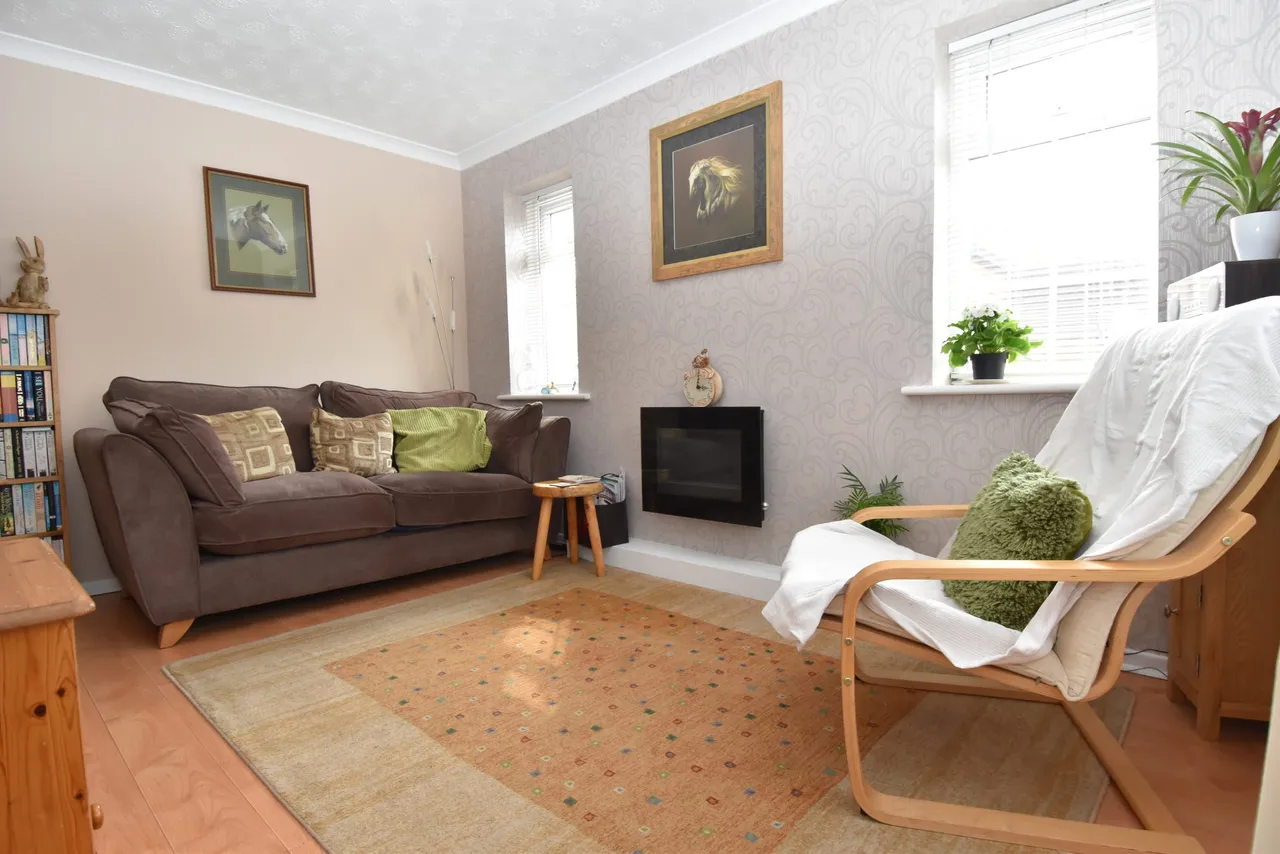 Henley Drive, Droitwich, Worcestershire, WR9 7RX, photo 4