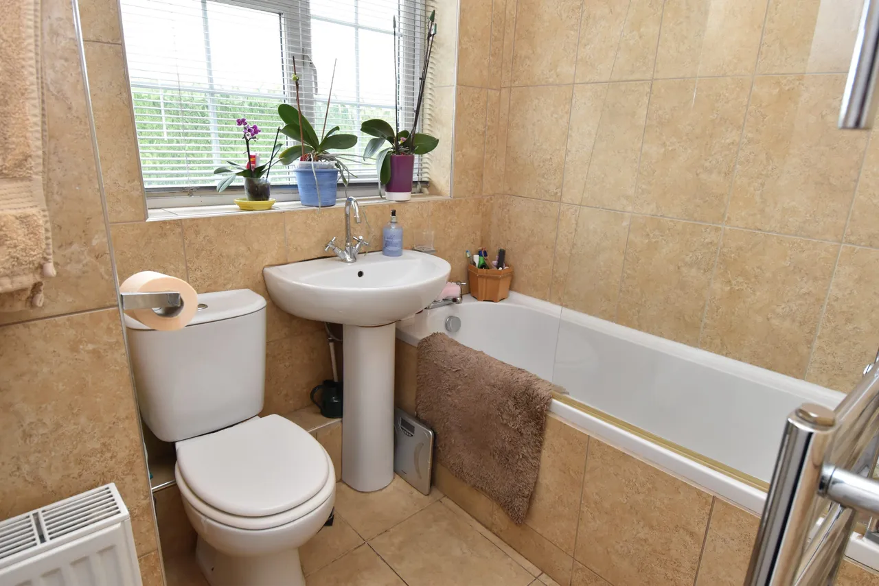 Henley Drive, Droitwich, Worcestershire, WR9 7RX, photo 8