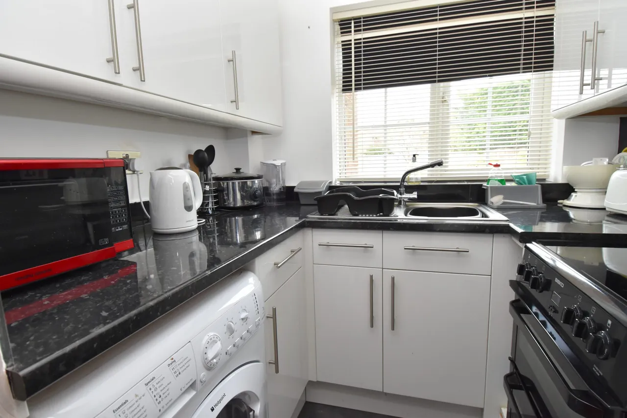 Henley Drive, Droitwich, Worcestershire, WR9 7RX, photo 3
