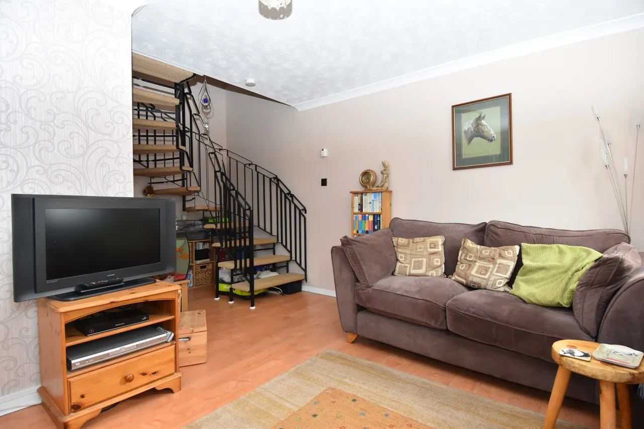 Henley Drive, Droitwich, Worcestershire, WR9 7RX, photo 2