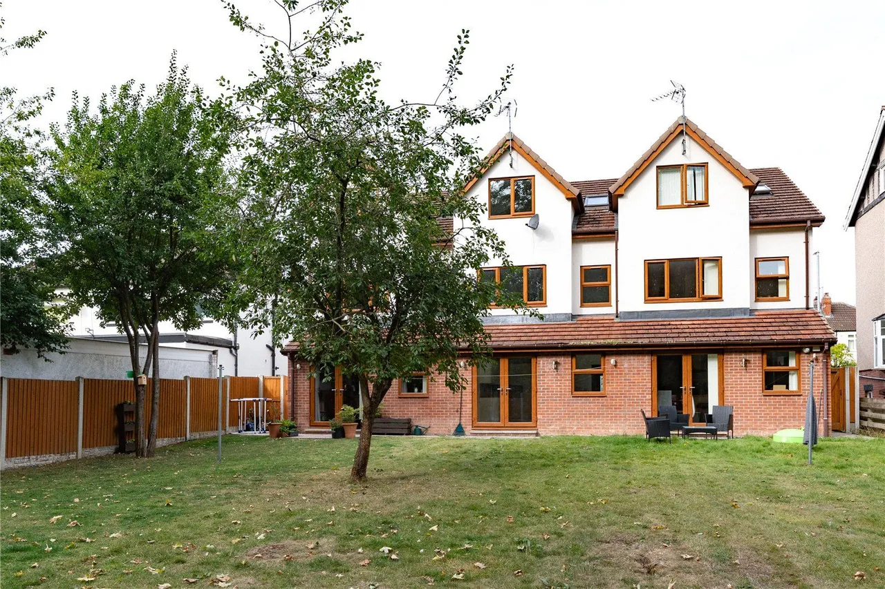Fearnville Place, Leeds, LS8, photo 10